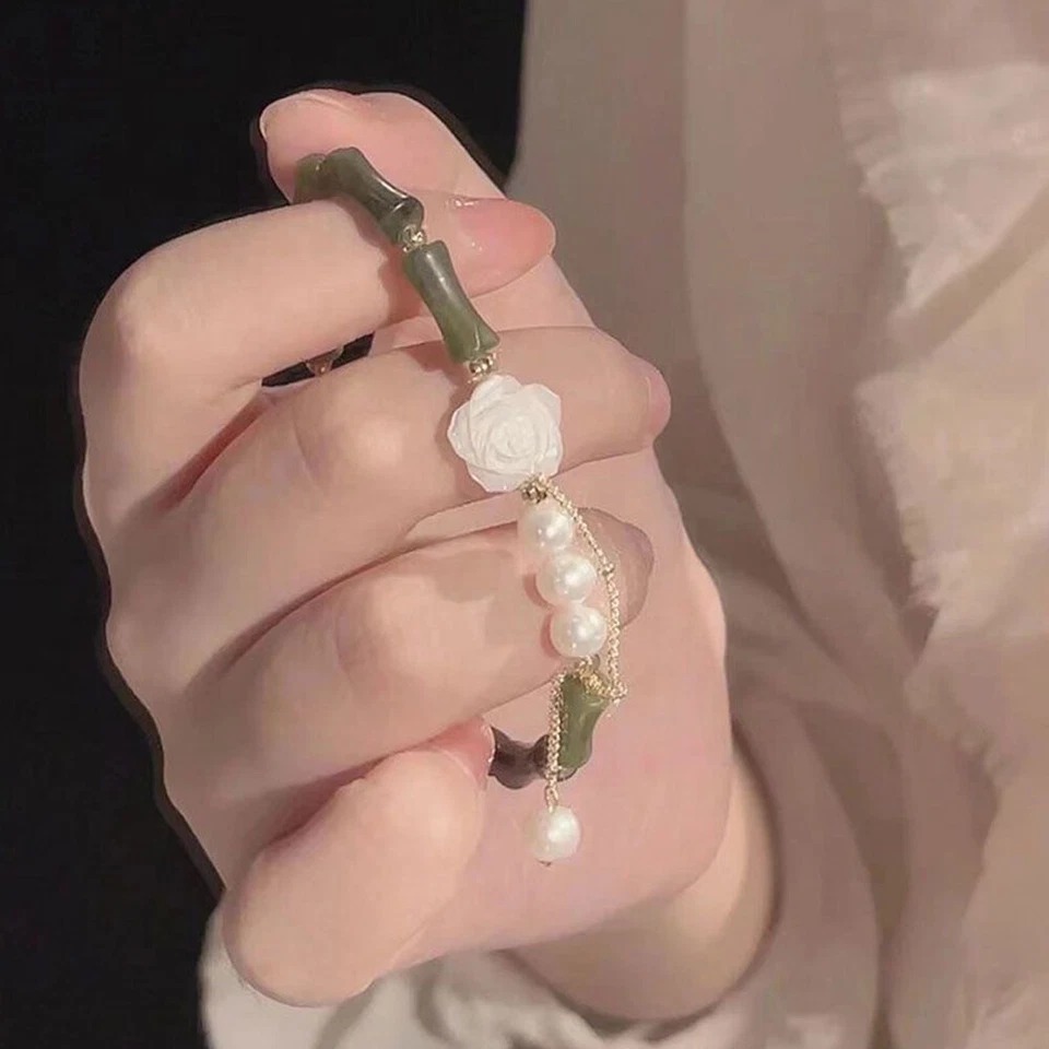 Green Jade Rose Bracelet for Women - Pearl Beaded Floral Bracelet with Dangle Charm, Vintage Korean Style Fashion Jewelry (1 Piece)