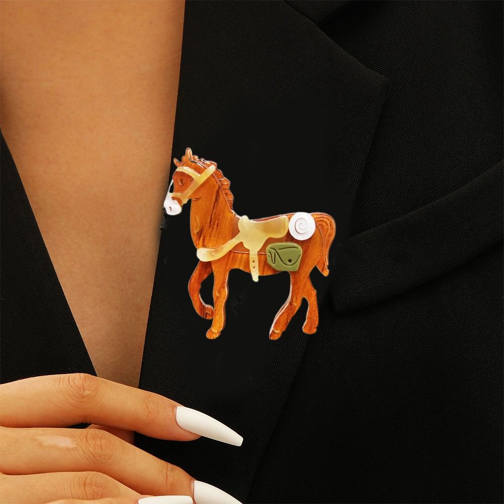 Jewelry Vintage Running Horse Brooch New Design Acrylic Brooch Pins Brown Animal Lapel Pin Cultural Art