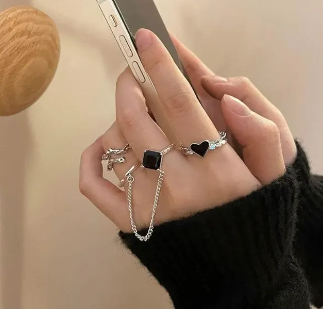 Vintage Black Crystal Heart Open Ring Set for Women - Adjustable Punk Retro Finger Ring |Rings For Girls| Elegant Heart Cuff Jewelry Gift