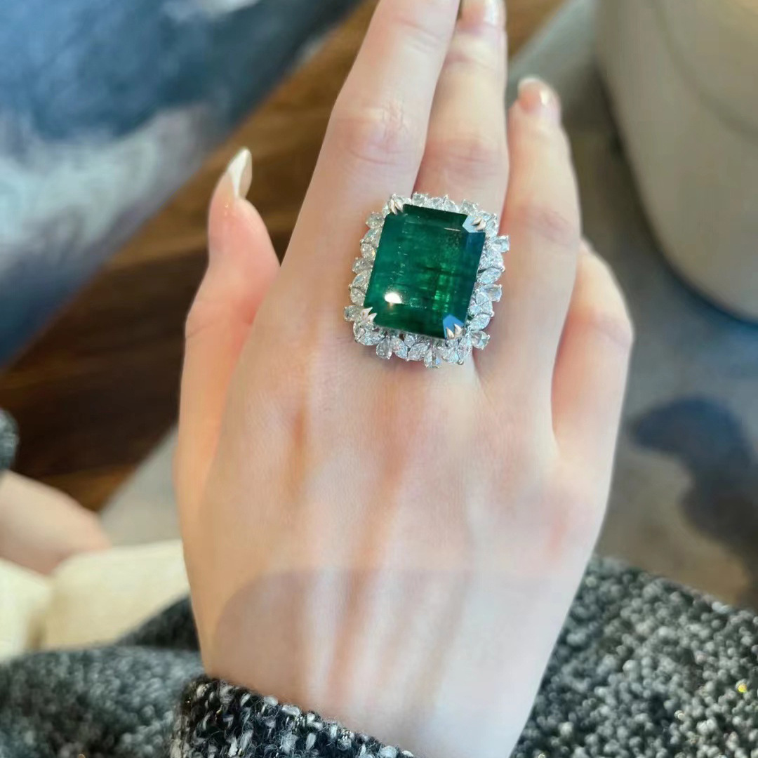 【Mega Sale】New Luxury Emerald Color Jewel Ring Niche Design Opening Adjustment Micro-inlaid Glitter Diamond Jewelry