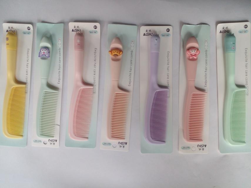 1 Piece Cartoon Rabbit Comb Hair Brush Cute Anti-Static Student Girls Plastic Hair Brush Portable Travel Hair Comb for Adults Children