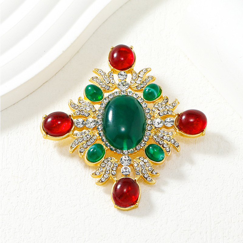 Elegant and luxurious palace brooches, Baroque style rhinestone brooches, women's fashionable luxury jewelry, suit jacket brooches, high-end holiday gifts