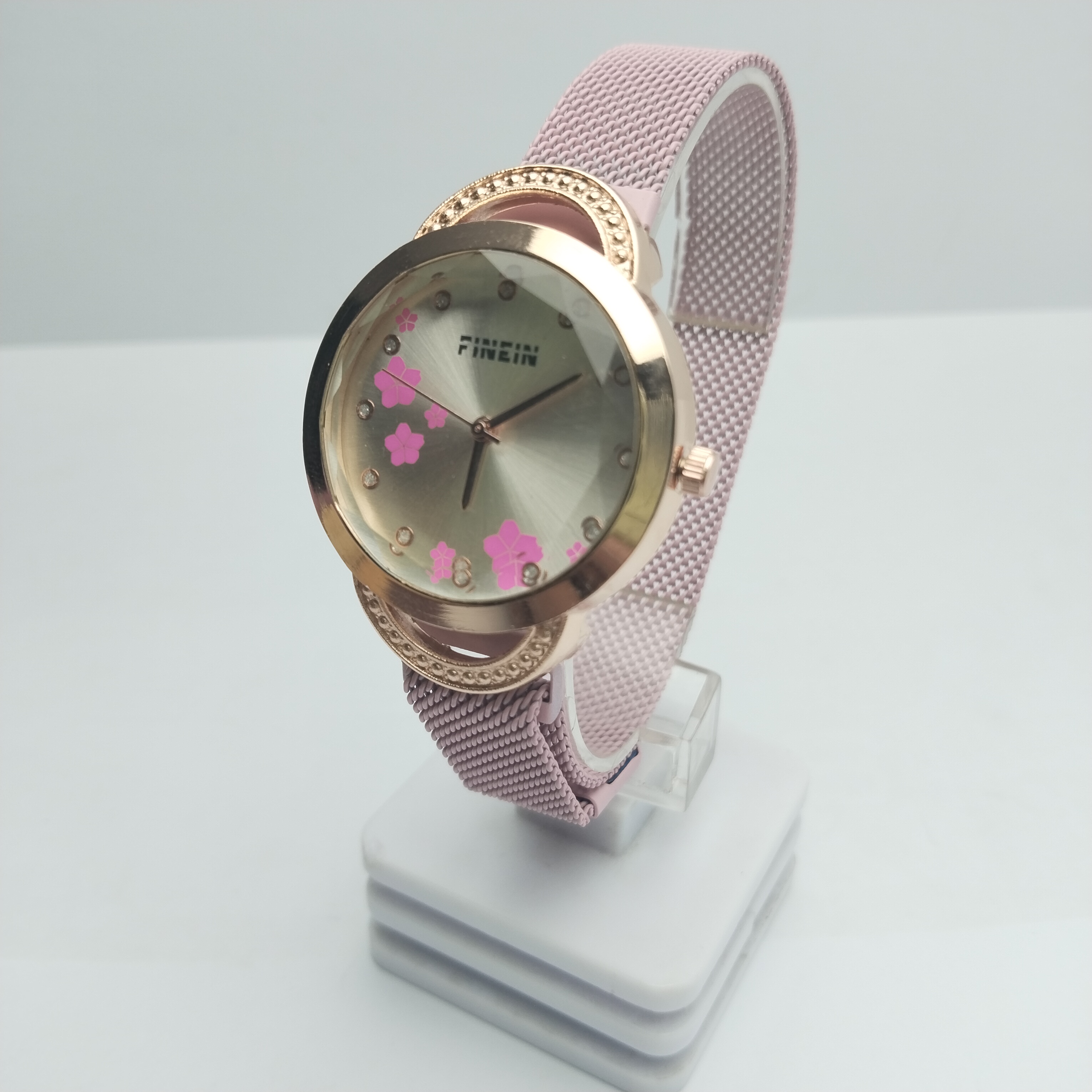 Luxury Women Watches Ladies Magnetic Starry Sky Clock Fashion Diamond Quartz Wristwatches