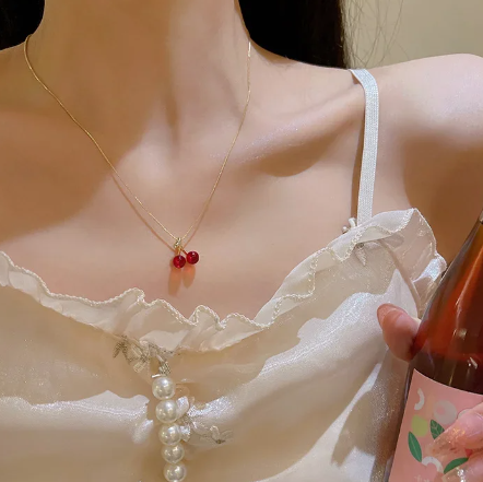 1 Piece Red Cherry Pendant Necklace for Women French Light Luxury Charm Choker Jewelry Cute Romantic Wedding Birthday Exquisite Gifts
