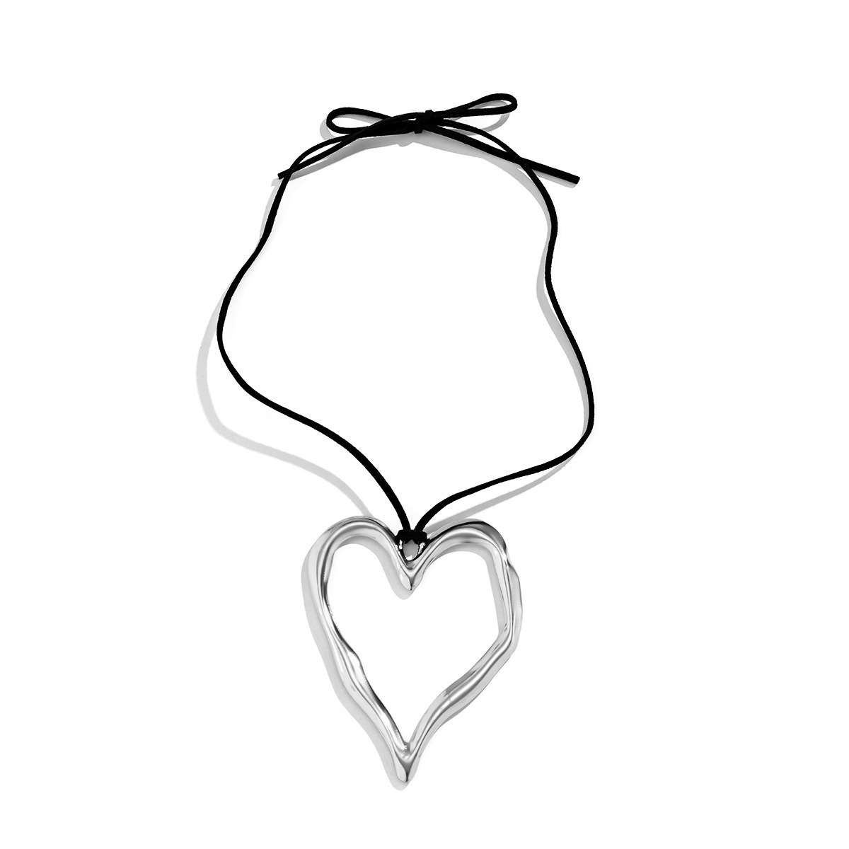 【Mega Cool Exaggerated Big Love Women's Sweater Chain Niche Valentine's Day Choker