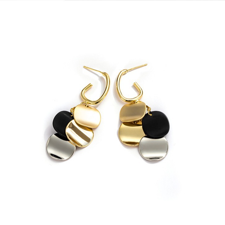【Mega Sale】Exaggerated Round Piece Small Chanel Style Elegant Earrings 2023 New Fashionable Elegant for Women