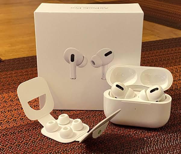 Bizzy Airpods_Pro_Tws with Bluetooth 5.0 Wireless Sport Earphones,New Airpods_ Tws with Touch Sensor and Best for Gaming, New Wireless Earbuds with Built in Mic Compatible with IOS and Android Both