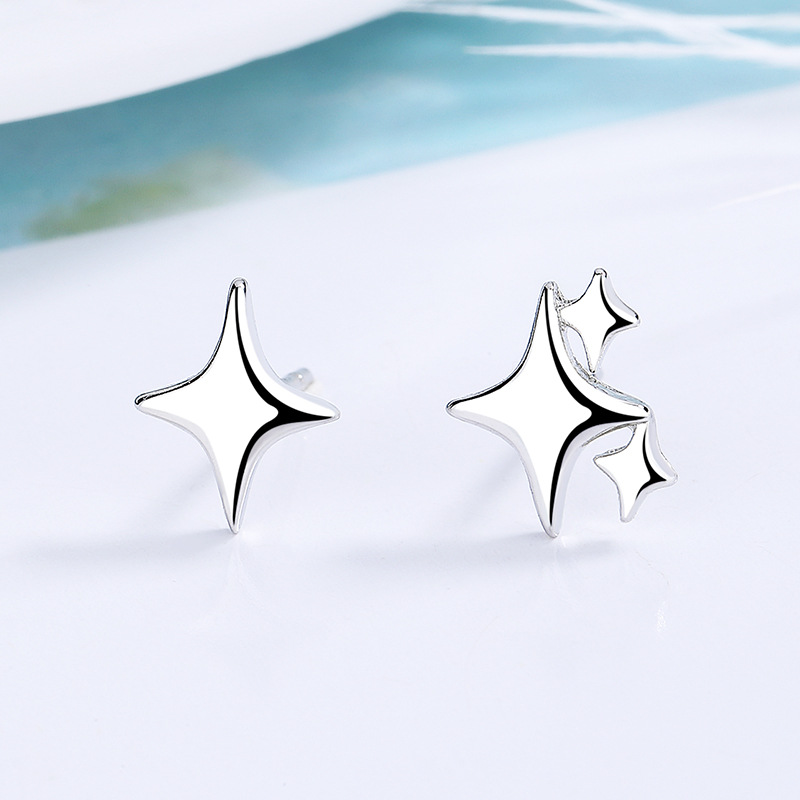 【Fresh designs】Asymmetric Four Mans Star Earrings Women's 2022 New Niche Design Sense Advanced Sense Earrings Spring and Summer