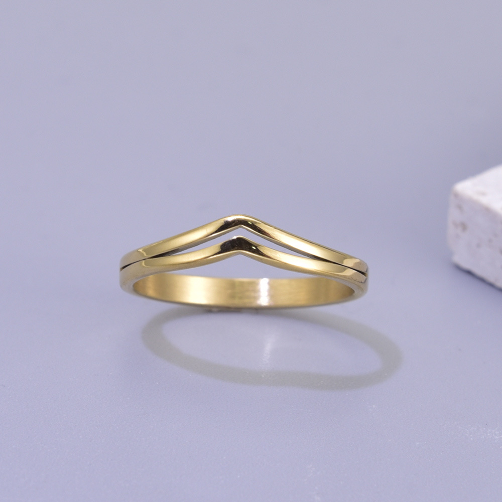 【New arrivals】J81 Cool Style Simple Titanium 18K Gold Double Layer V Ring Women's Design Light Luxury