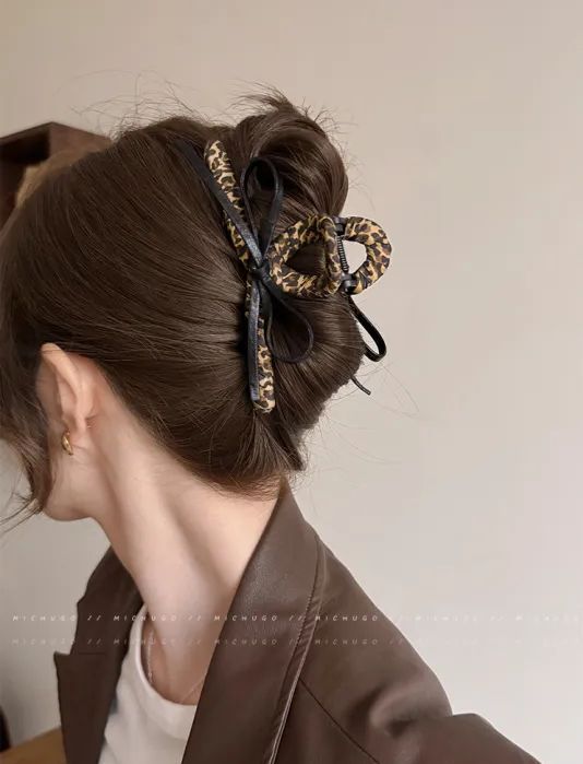 Masala Beads Luxury Catalog Design Hairclip 13cm Vintage Leather Elegant Bow Hair Claw Clip Hairband For Women Fashionable Durable Hairpin Autumn Winter Back Head Shark Clips Hair Accessories Girls Gift