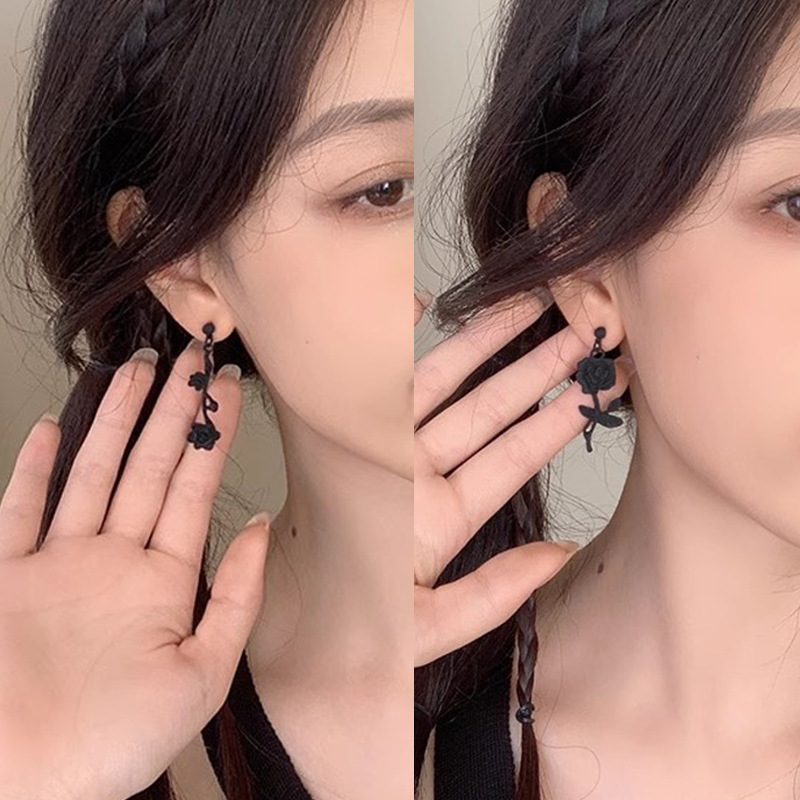 【Top-notch quality】Dark Rose ~ Frosted Black Flower Earrings Female Sense Cute Personality Girl Earrings