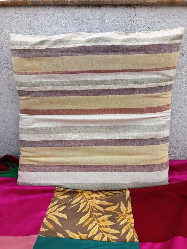 Cushion cover in cotton stripe design 18"x18" For 1 piece