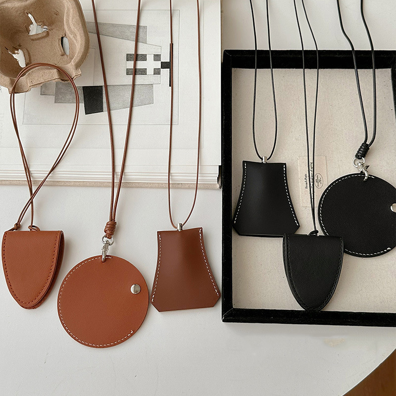 【Hottest Trends】Hanging Neck Leather Magnetic Sunglasses Earphone Clip Long Necklace Women's 2024 New Outdoor Travel Portable Storage Lanyard