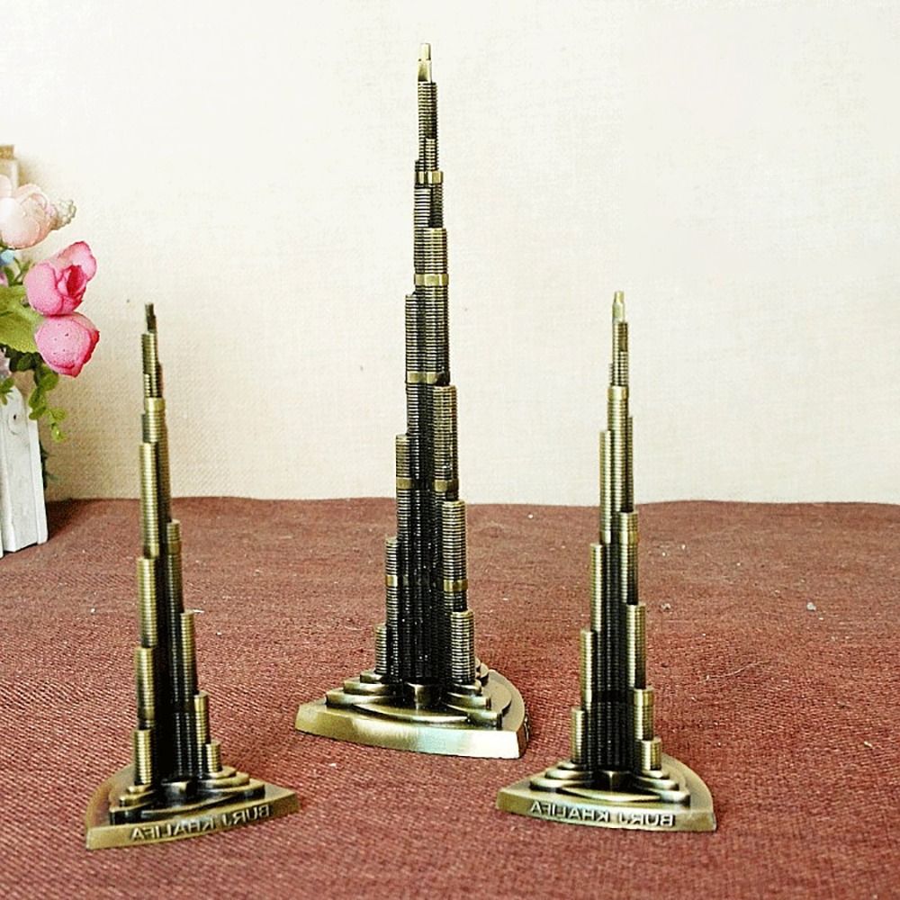 Crafts Worlds Tallest Building Burj Khalifa Tower Ornament Home Decoration Dubai Tower Model Travel Souvenir 13/18/22cm Architecture Statue