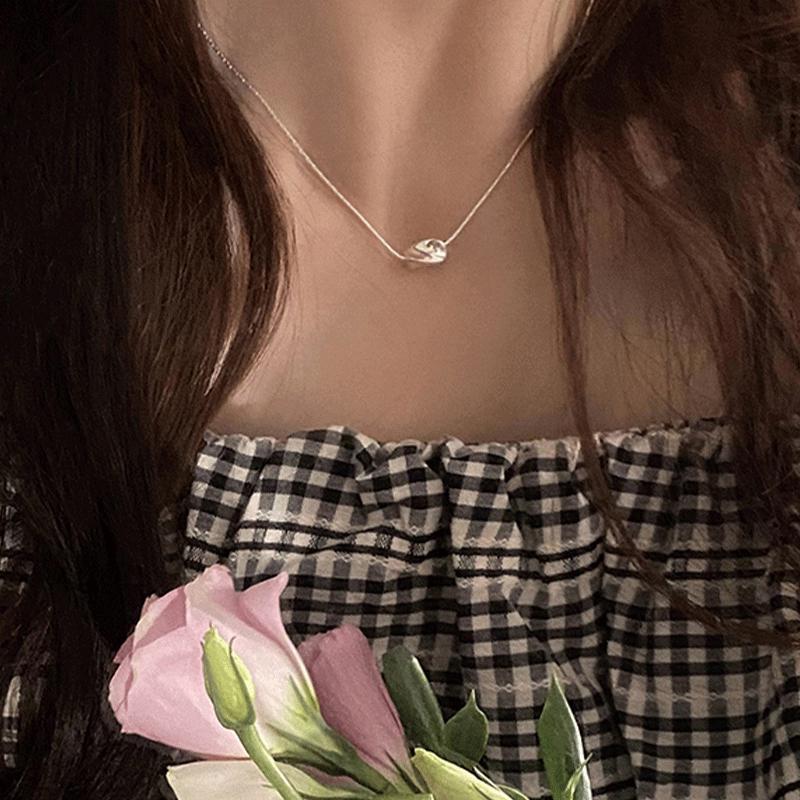 Style Twisted Necklace Women's Fashionable Light Luxury Ins Niche Design High-grade Clavicle Chain 2020 Elegant