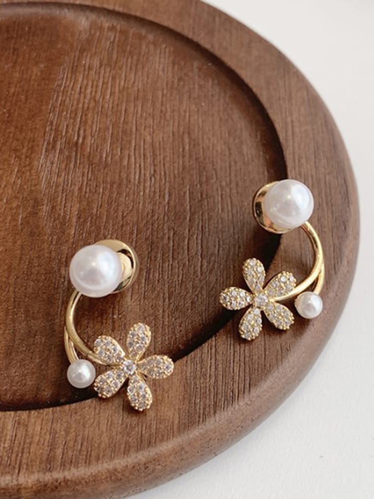New Korean Light Luxury Imitation Pearl Flower Stud Earrings For Women