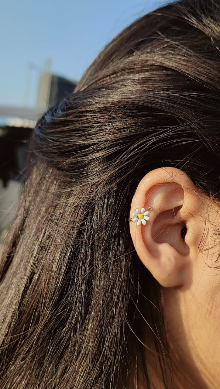 1 Piece Elegant Ear Cuff Collection: Fashion-Forward, Stylish Designs to Elevate Your Look with Bold, Unique Accents and Trendy Vibes