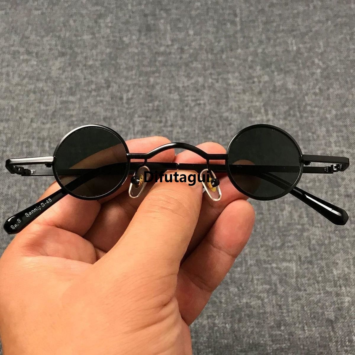 Difutagui [ New ] Ultra-Small Frame round Retro Sunglasses Men's and Women's Mini Luxury Small round Rim Table Glasses Traitor Glasses Hip Hop Sunglasses
