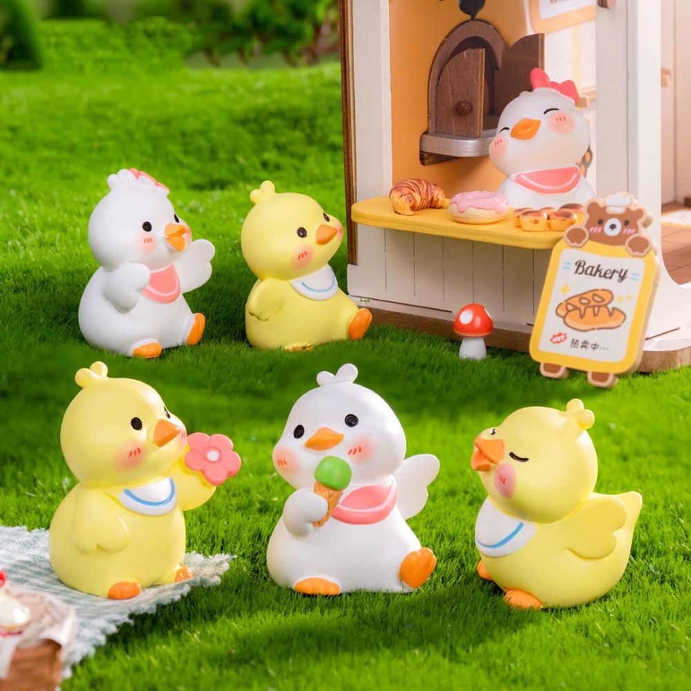 New Cute Cartoon Duck Statue Resin Car Ornament Mini Animals Figurine DIY Crafts Home Decorations Micro Landscaping