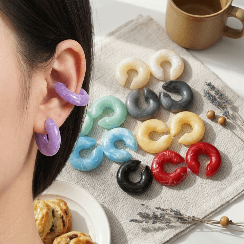 Simple Design Acrylic Ear Clip Earrings Round Resin C Shape Ear Cuff Jelly Color Lightweight No Piercing Earrings Festival