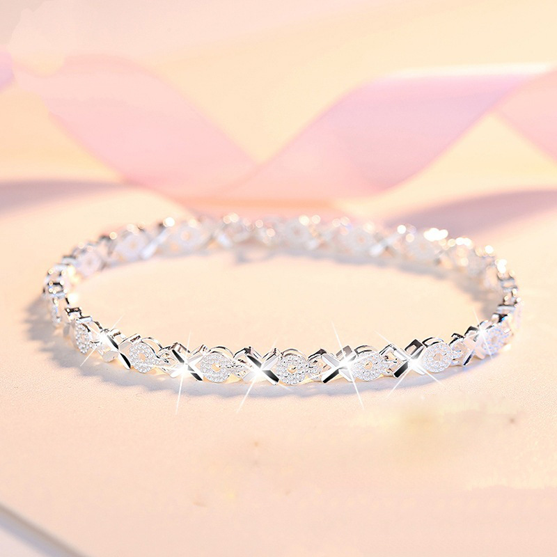 designs】Korean New Arrival Bracelet Women's Simple Unique Creative XO Bracelet Elegant Four-leaf Clover Bracelet Holiday Gift