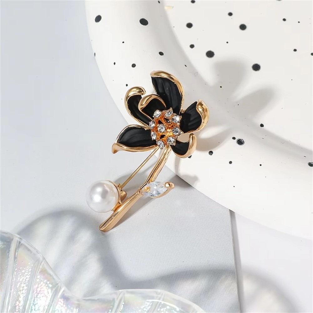 1Pc Fashion Rhinestone Jewelry Lotus Brooch 2 Colors Flower DIY Brooch Pins Flower Plant Brooches Men and Women