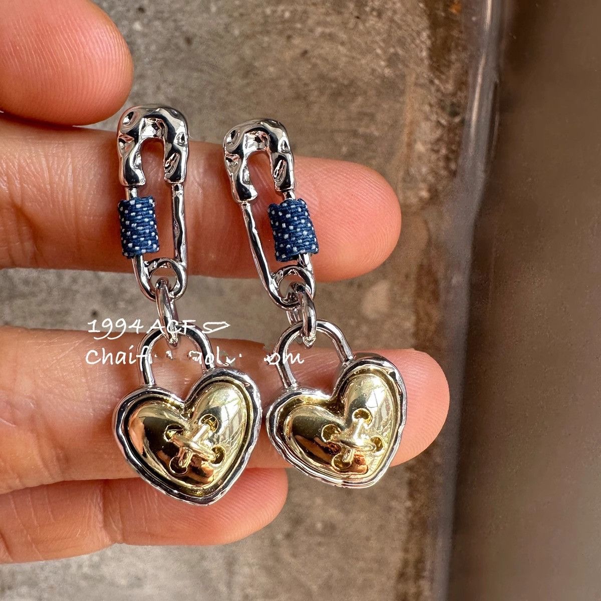 【Hottest Trends】Cloth Love Paperclip Earrings Women's Sweet Cool Exquisite Silver Pin Earrings Niche Design Ins Earrings New Arrival