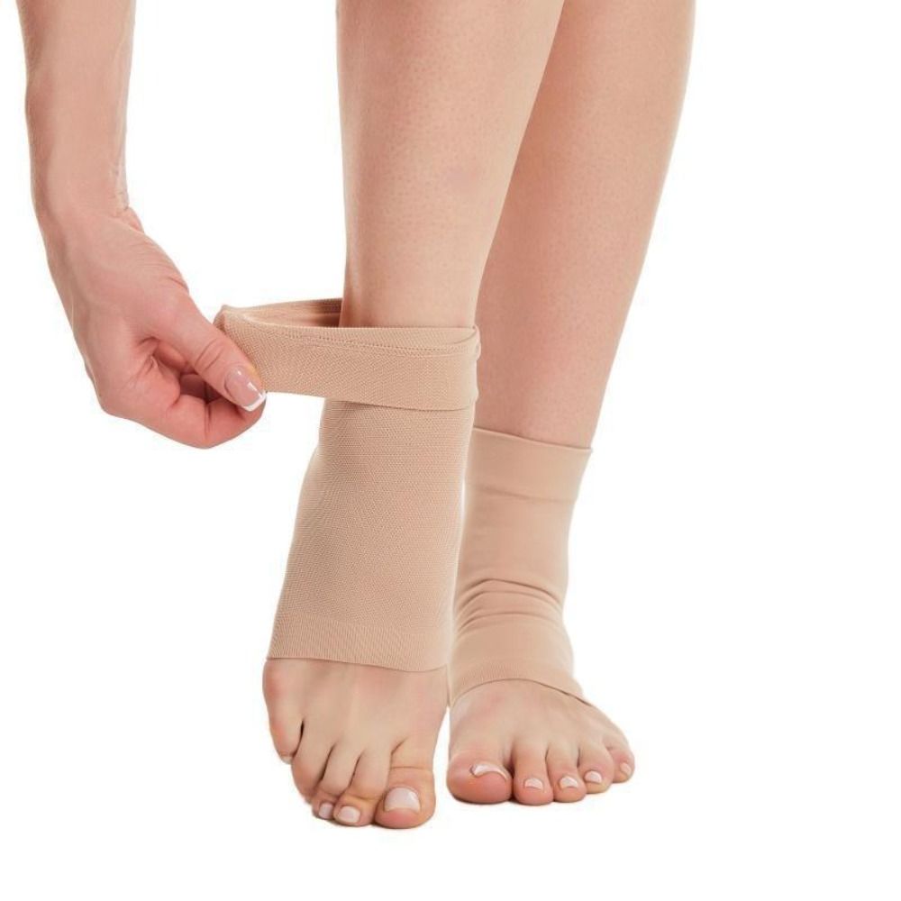 1Pc Sports Socks Elastic Gel Heel Pads Soft Light and Thin Heel Protective Sock Gel Padding Breathable Ankle Support Unisex