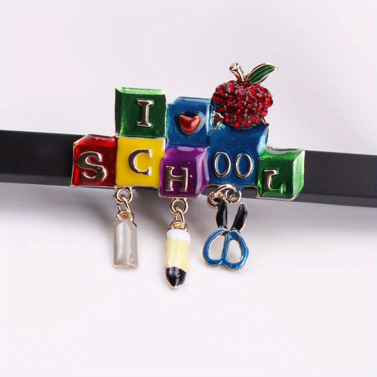 Creative Women Men's Colored Enamel Text Apple Crystal Badge Fashion Women's Clothing Coat Accessories Brooch