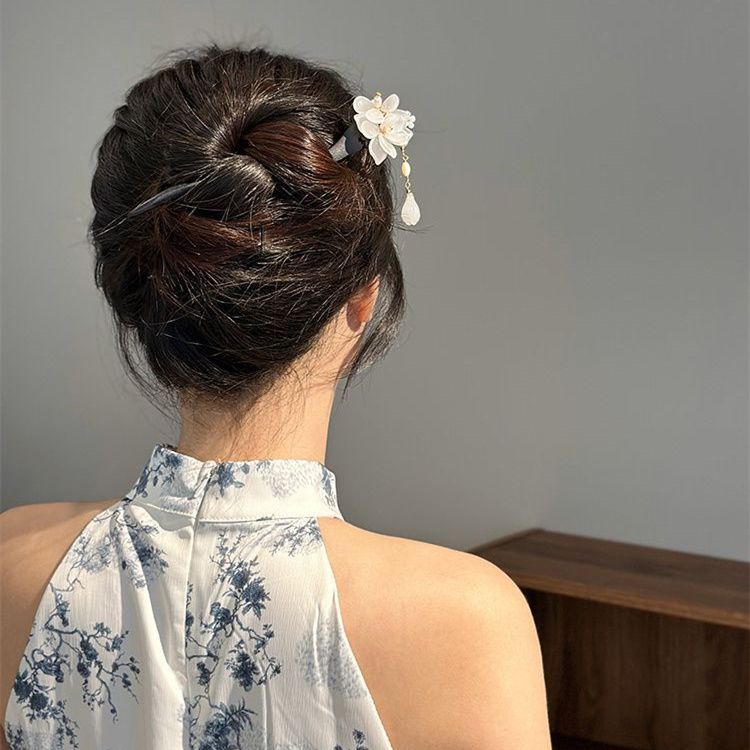 [ Elegant Ancient Style ] Elegant New Chinese Style Magnolia Flower Tassel Hairpin for Women, Ancient Style Black Ebony Wood National Style Step Shake Hairpin