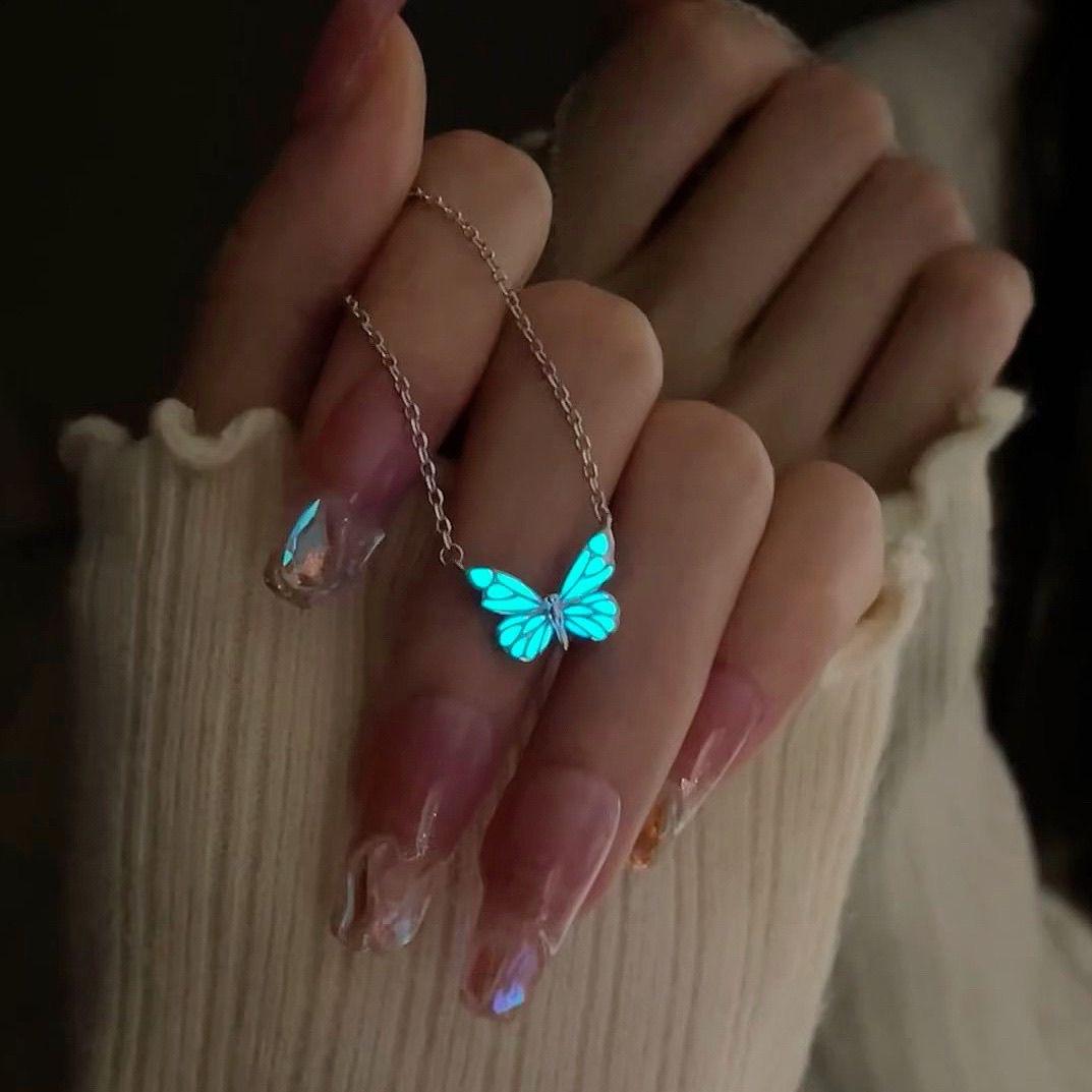 【Mega Sale】Fan Qi Light Necklace Women's Simple Light Luxury Fashion New Blue Luminous Smart Butterfly Aurora Chain