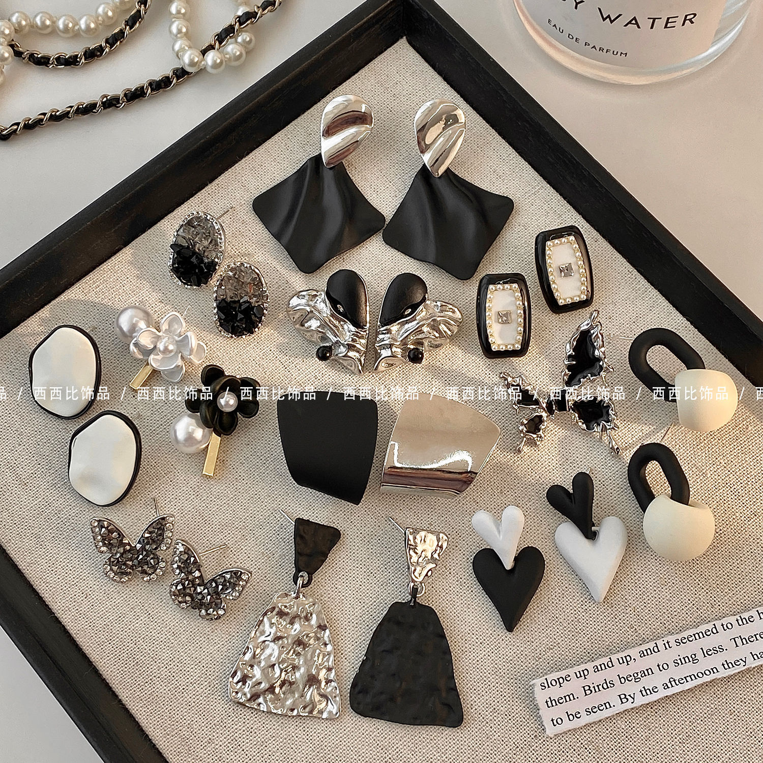 【New arrivals】Black and White Color-block Earrings Women's Girl Earrings Elegant Light Luxury High-end Sweet Cool Earrings Autumn and Winter Earrings