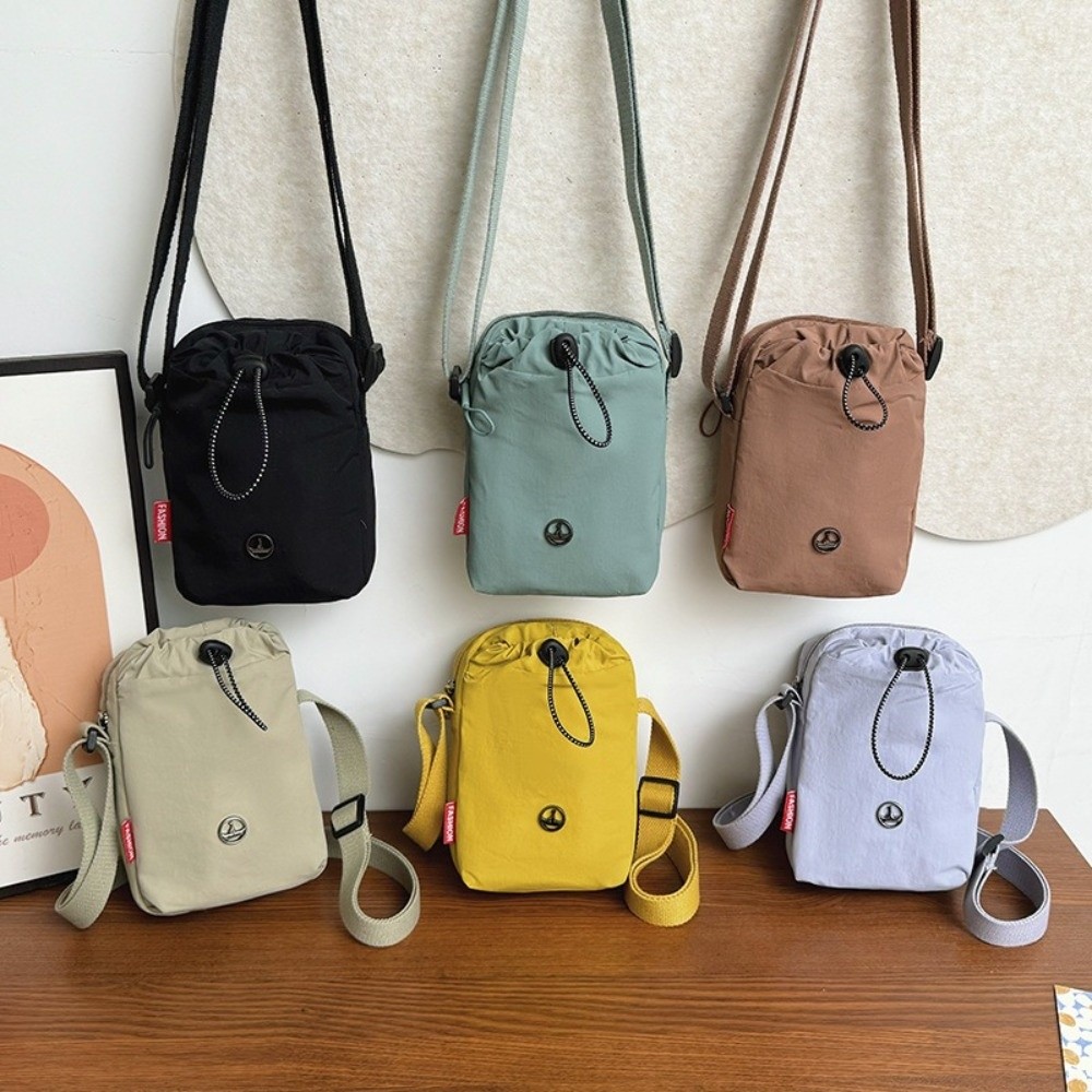 Fashion Nylon Fabric Single Shoulder Bag Casual Sports Style Crossbody Bag Drawstring Solid Color Small Bag Unisex