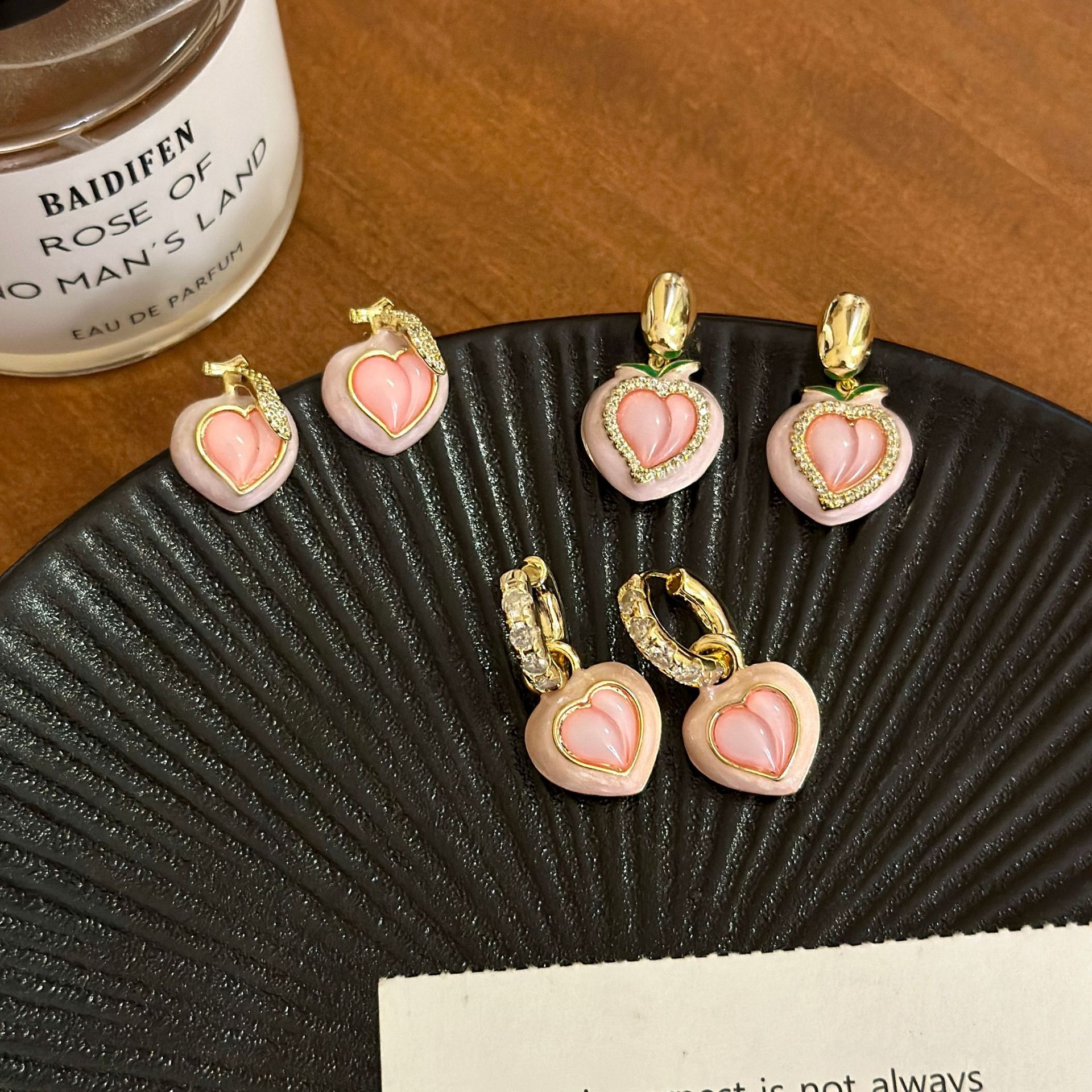 【Trendy designs】2024 New Love Peach Women's Gentle Sweet Love Earrings Light High-grade Earrings Earrings