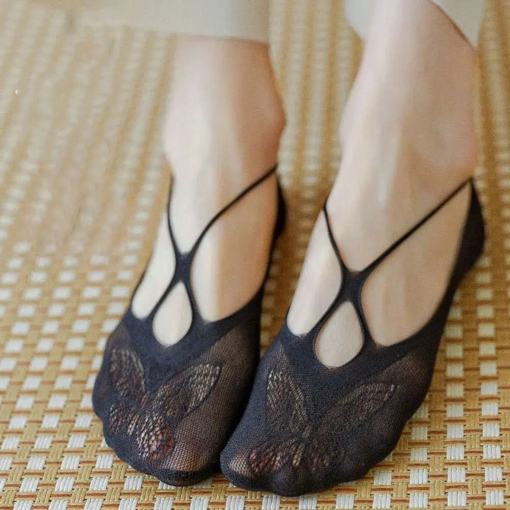 1 pair New Breathable Hollow Out Mesh Socks Invisible Fashion Lace Short Socks Solid Color Women Sling Socks Slippers Boat Socks