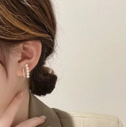 1 Pair Double Layered Zirconia Pearl Stud Earrings For Women - Design for Elegant Women