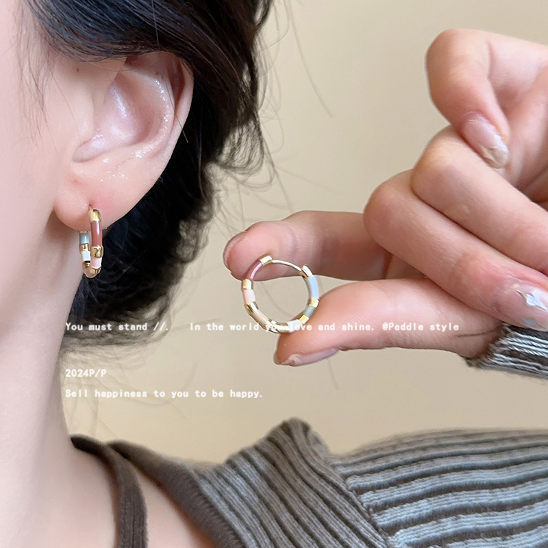 designs】French Retro Color Color Contrast Earrings Women's Niche Design Sense Ear Ring Simple Elegant Ear Jewelry