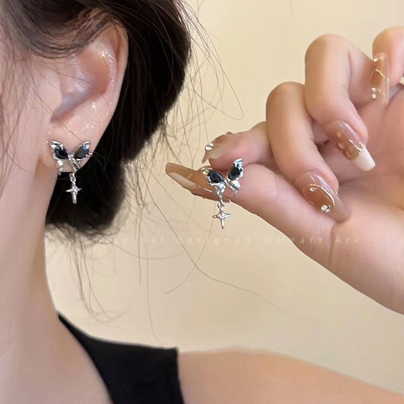 【New Arrivals】Black Liquefied Butterfly Earrings Women's Sweet Cool Spice Girls New Chinese Style High-end Earrings Dark Dark Design Delicate Earrings