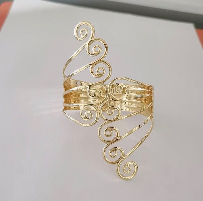 Masala Beads New Boho Spiral Upper Arm Bracelet Delicate Swirl Design Arm Cuff Adjustable Minimalist Armlet Metal Cuffs Wrist Band Jewelry Accessories Gift For Girls