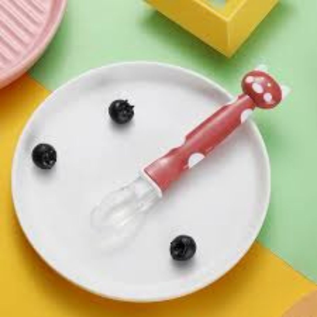 Baby Silicon Cartoon Toy Spoon Baby Feeding Tableware Soft Tip 1 Pcs