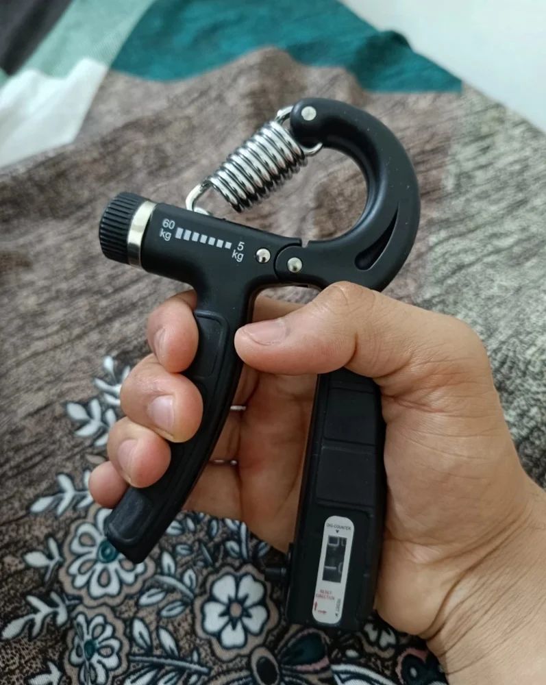 Adjustable Hand Grip with Counter
