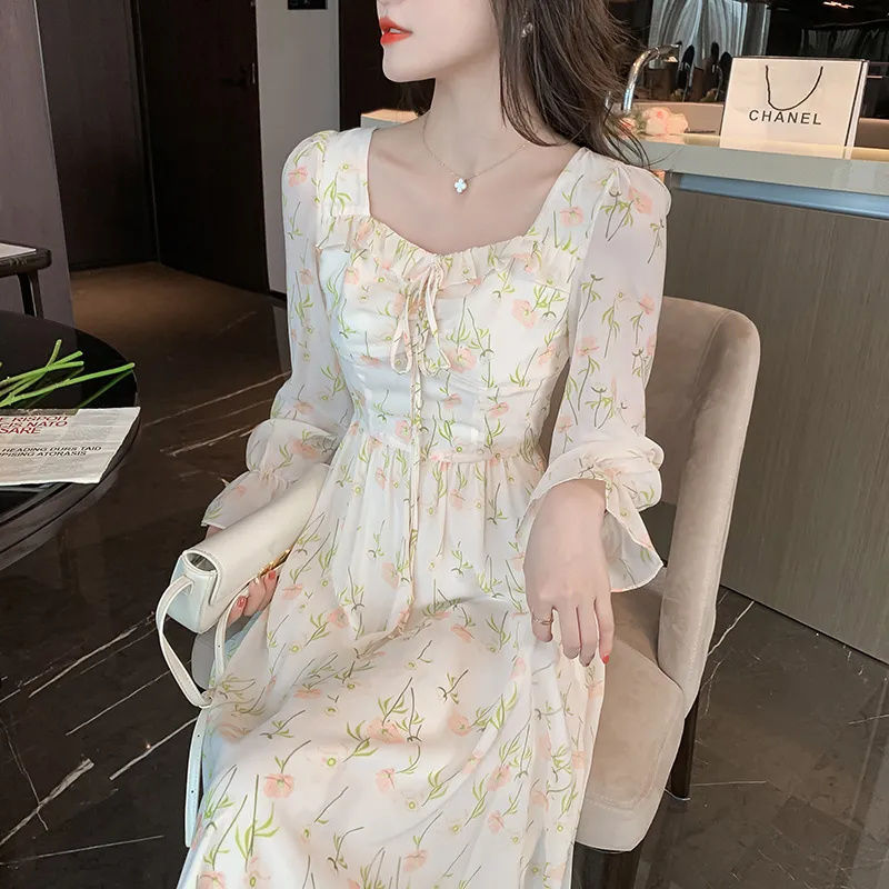 Fresh floral dress spring summer women's clothing 2024 new little man fairy waist reduction age first love long-sleeved skirt