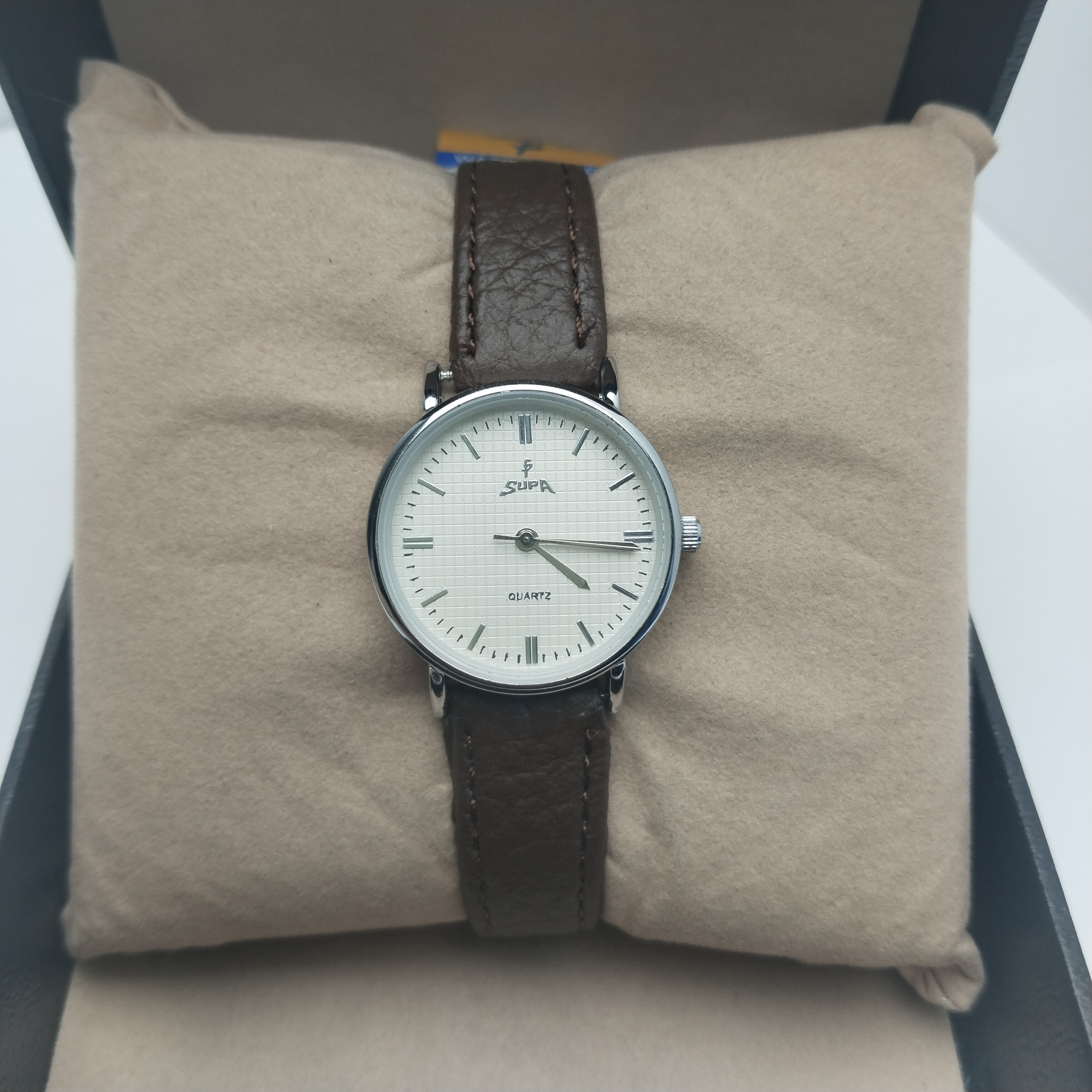 Supa Round White Dial Fashionable Watch For Women || Sold By Best Suppliers