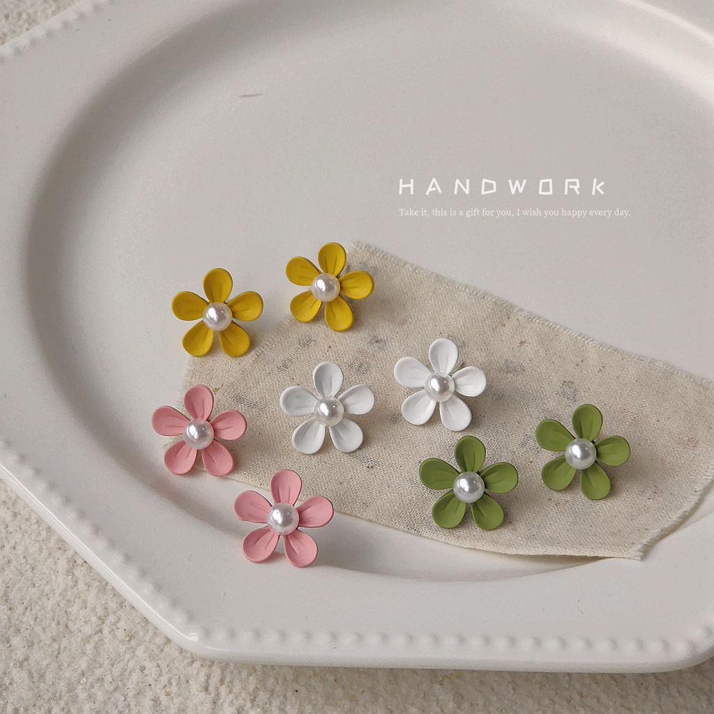 【New arrivals】Spring and summer new daisy flower needle earrings factory earrings Korean temperament simple earrings