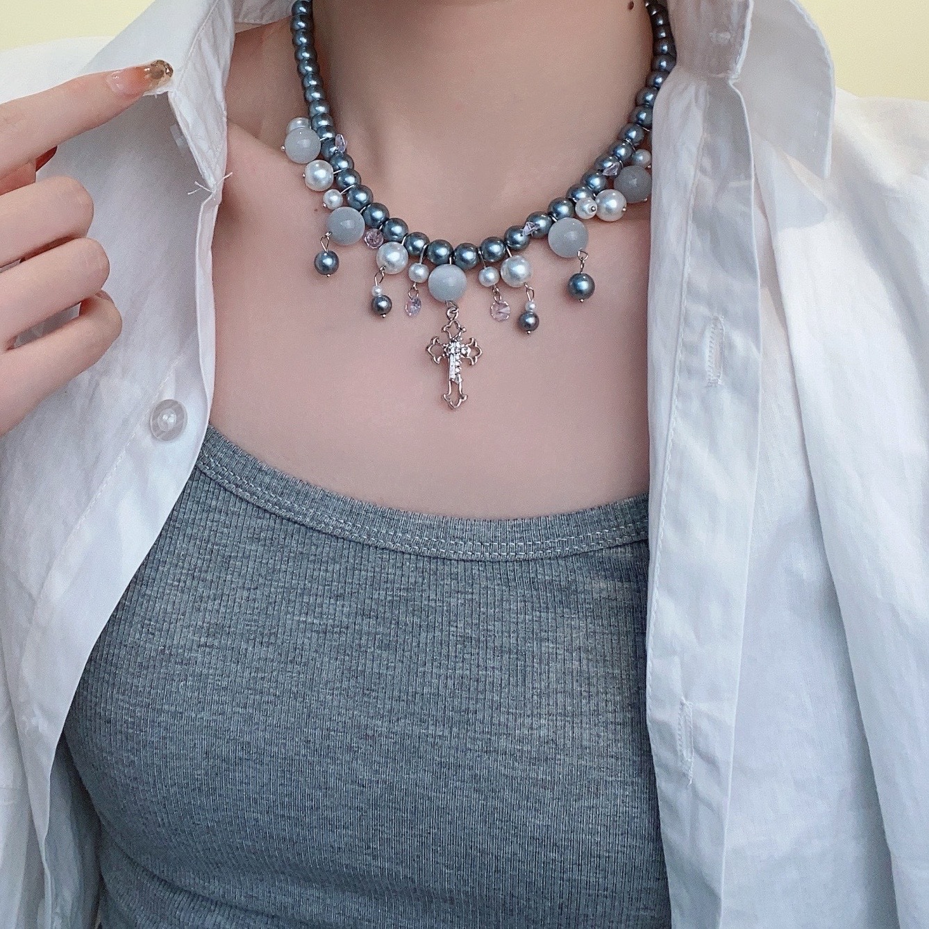 【Innovative designs】Sweet Cool Elegant Multi-layer Pearl Industry Cross Women's Light Niche Collarbone Chain Choker Necklace Necklace