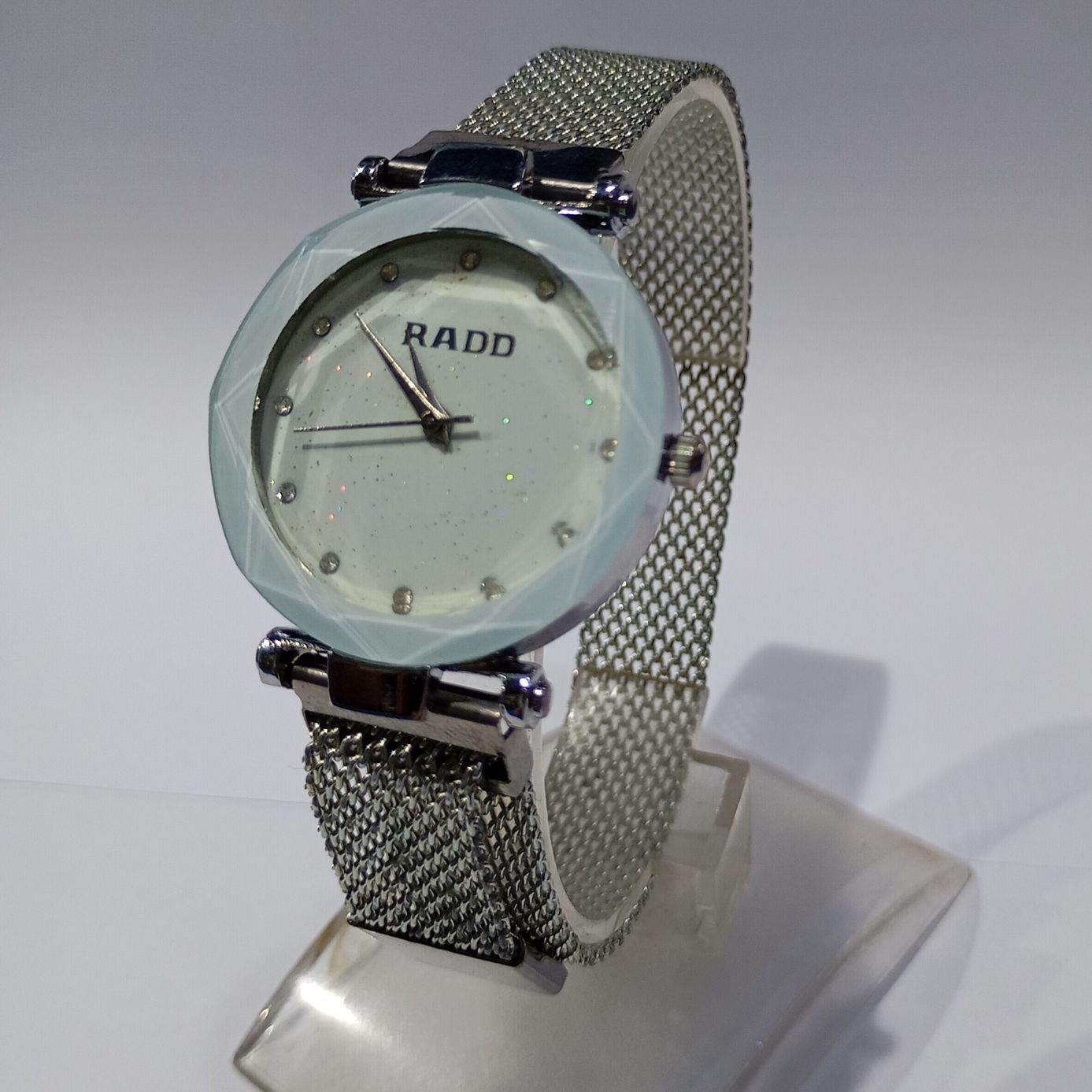 New Design Pink Magnetic Chain Quartz Moment Fashionable Watch For Women || Sold By Time Plaza