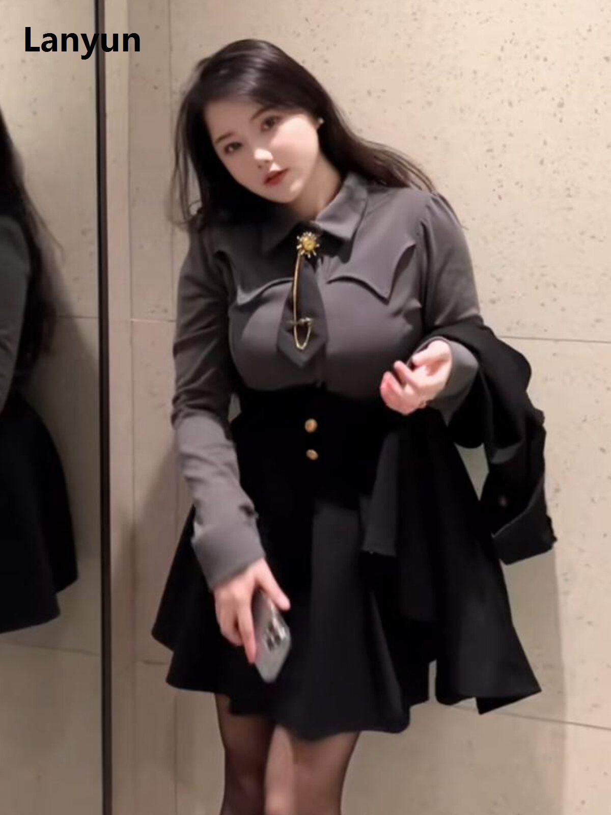 Lanyun plus Size Commute Ready Women's Fashion Set Slimming Design Top New style with Waist Belted Mini Skirt Conceal Fluffy Two Piece Set