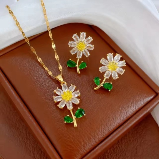 Cross-Border Light Luxury Style Exquisite Micro-Inlaid Zircon Sunflower Titanium Steel Necklace Women's Earrings Fashion Fresh High-End Set