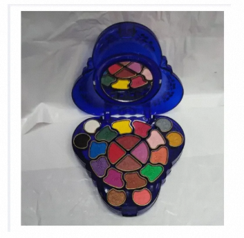 Bizzy Fashion Makeup Kit With Lilium Hand Cleanser