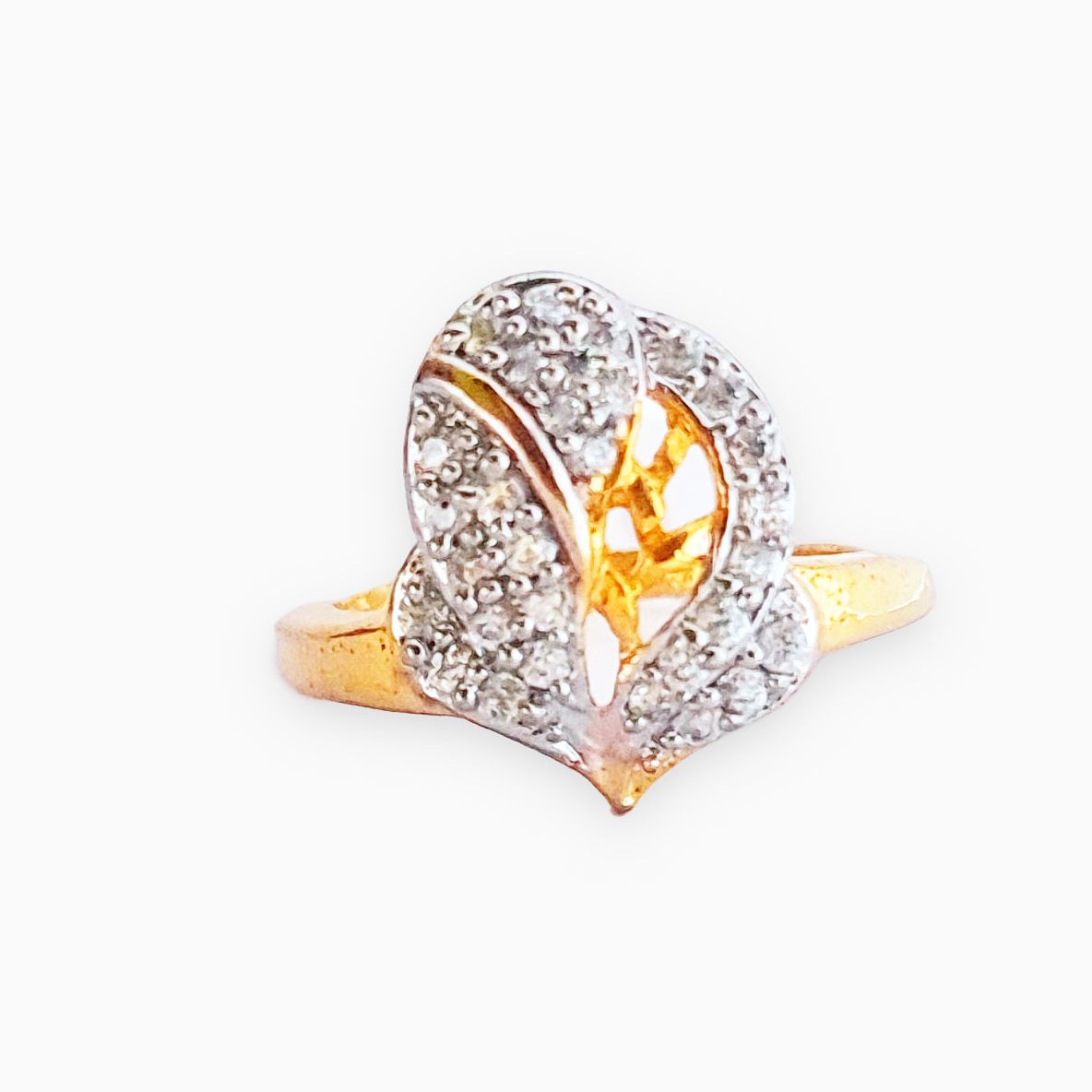 Stone Studded Ring For Girls | Attaractibe Ring Ad Stone Ring CZ Ring Zircon Ring Design For Women Ring For Married Women White Stone Ring Diamond Design Ring Imitation Stone Ring For Engagement Ring Finger Jewellery For Finger Accessories Hand Decoration